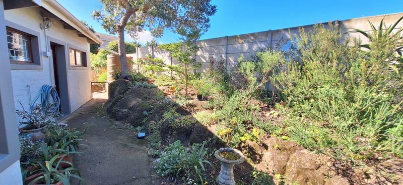 2 Bedroom Property for Sale in Fraaiuitsig Western Cape